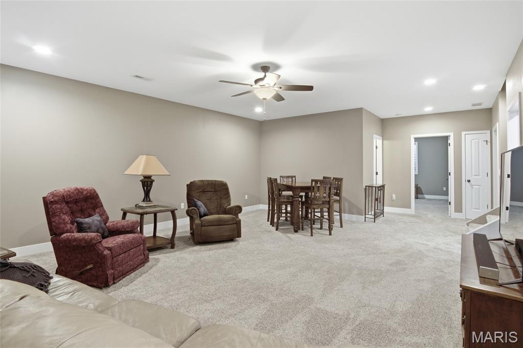 608 Willowbrook Way