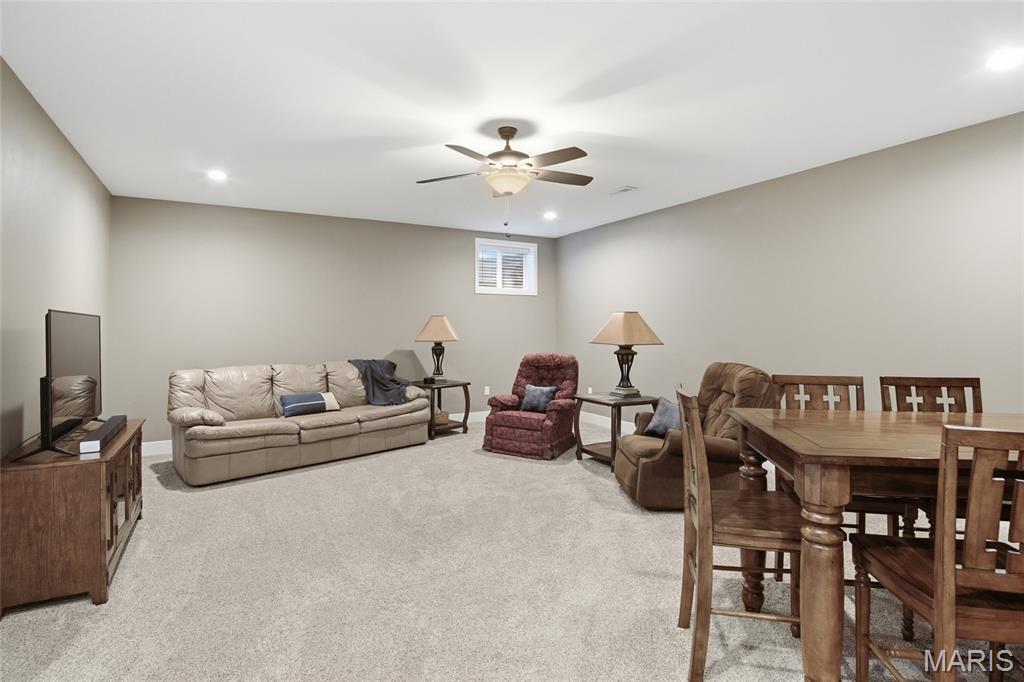 608 Willowbrook Way