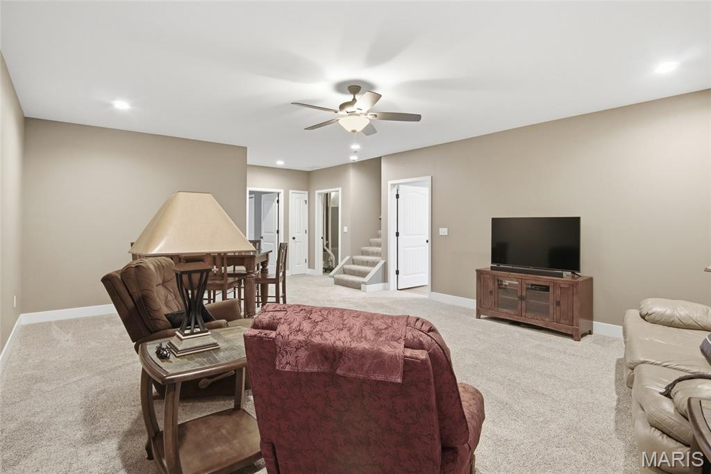 608 Willowbrook Way
