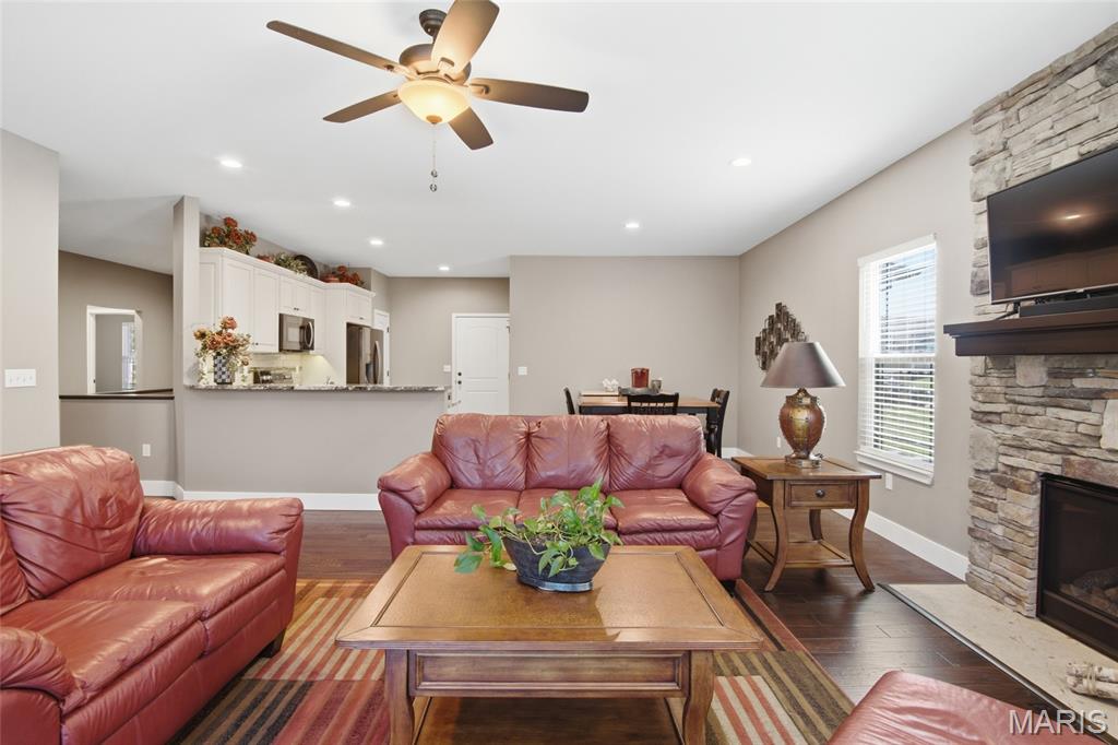 608 Willowbrook Way