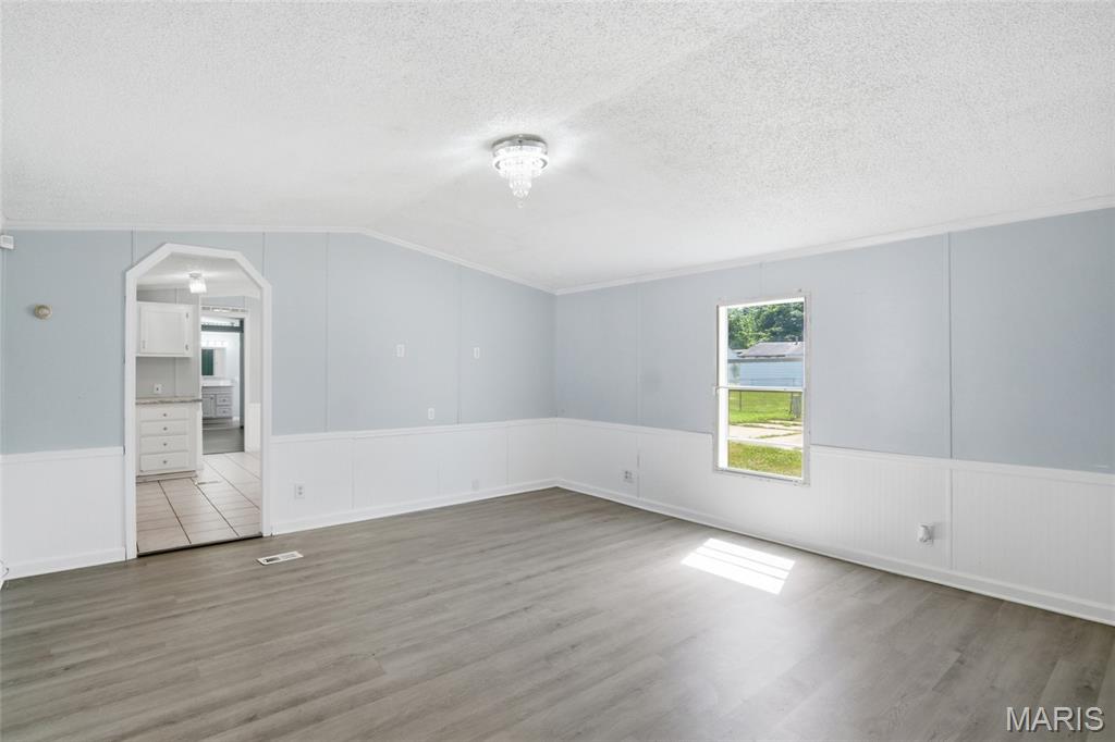 1805 Creekview Drive