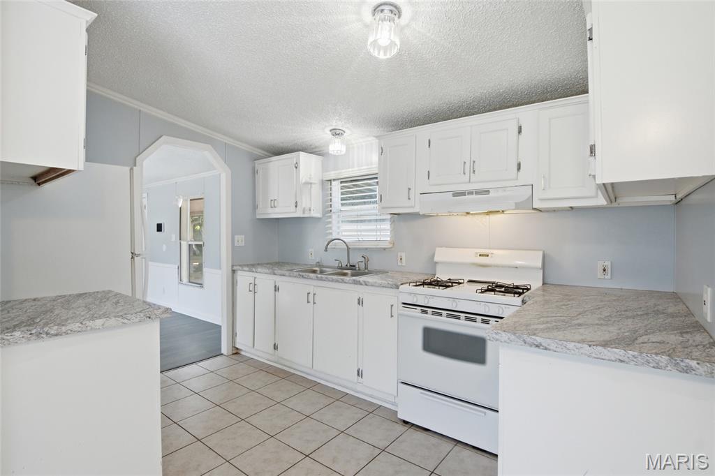1805 Creekview Drive