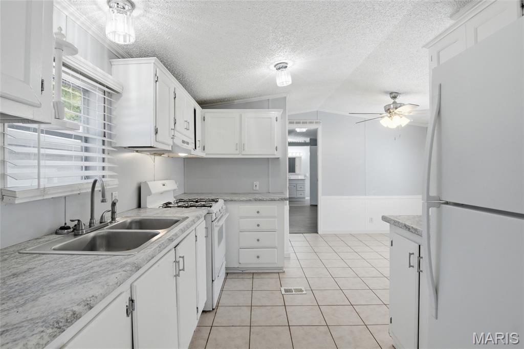 1805 Creekview Drive