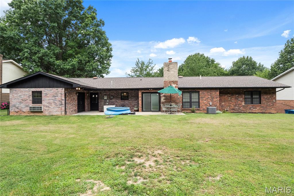 22 Sir Lawrence Drive