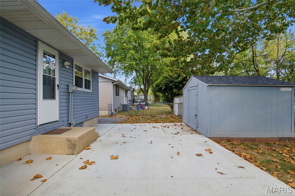 803 W Nixon Drive