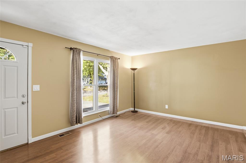 803 W Nixon Drive
