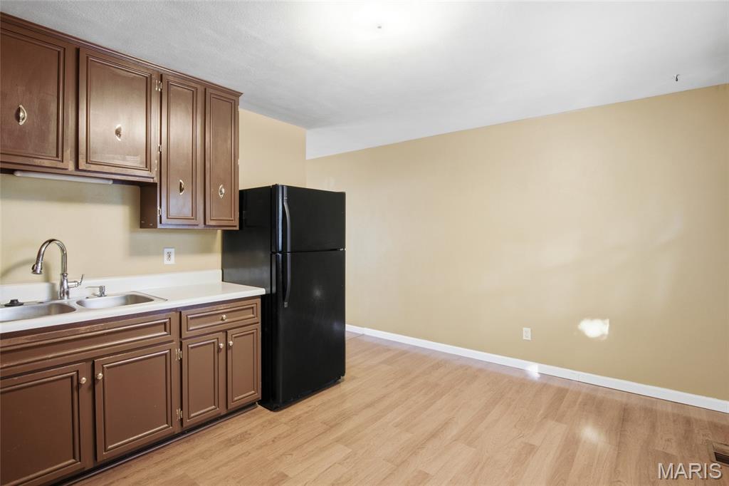 803 W Nixon Drive