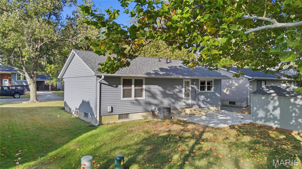 803 W Nixon Drive