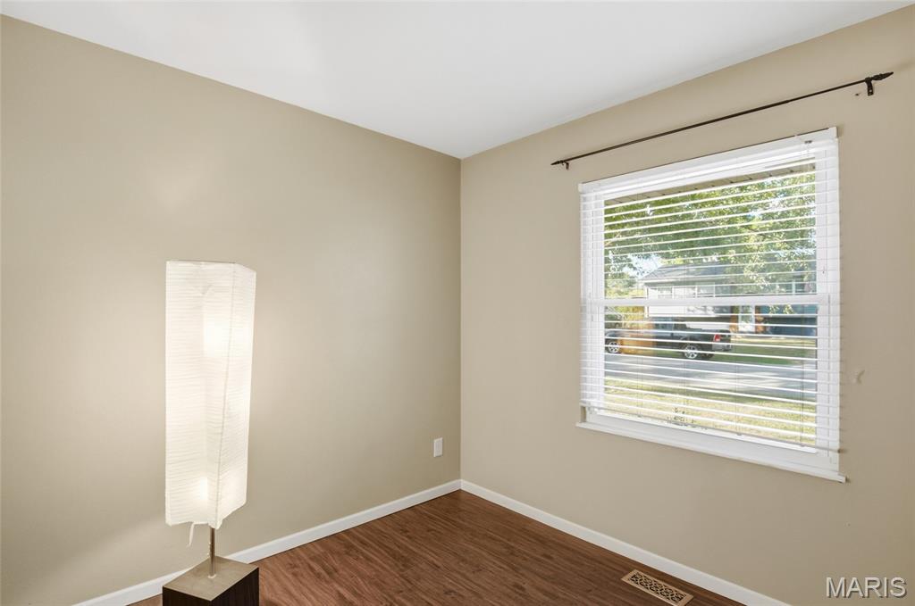 803 W Nixon Drive