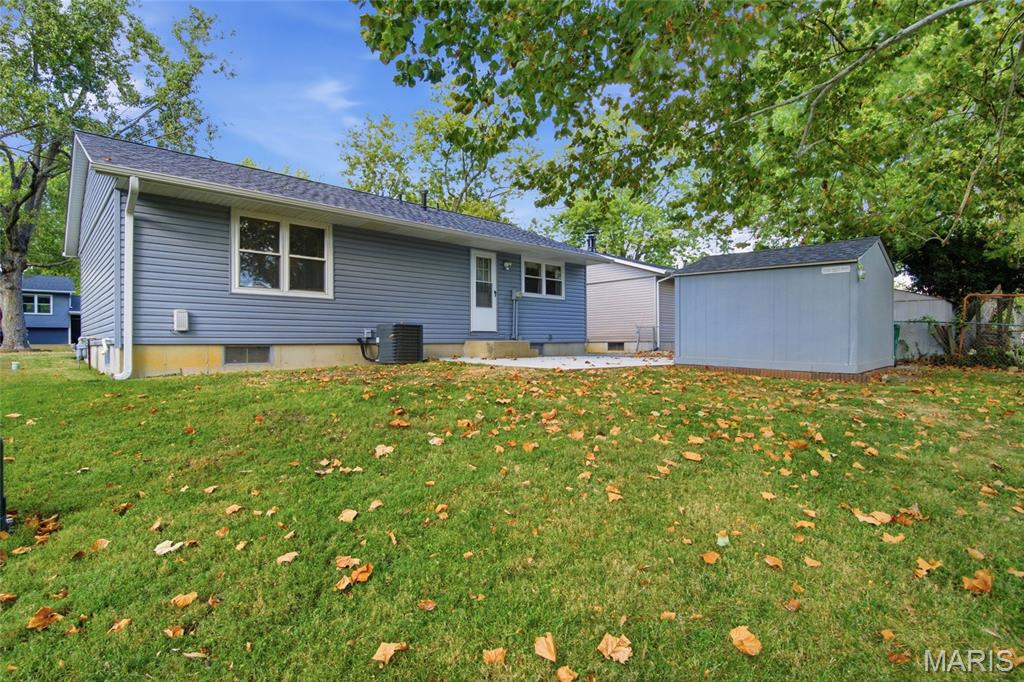 803 W Nixon Drive