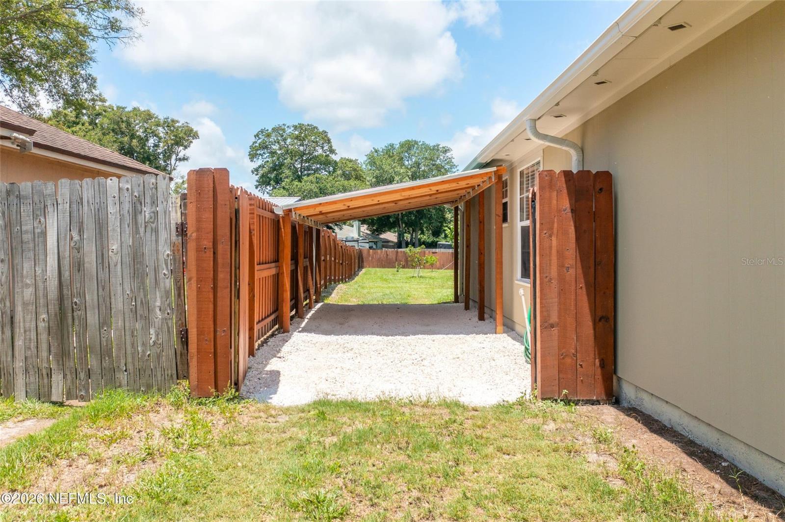 1202 DORWINION DR