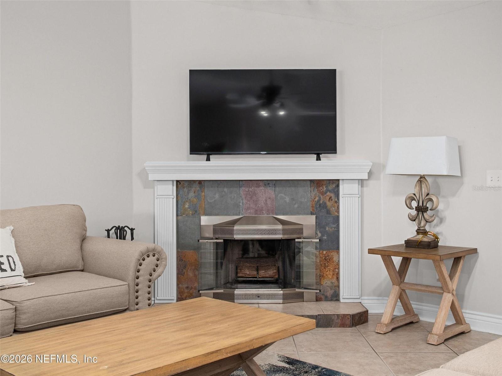 1202 DORWINION DR