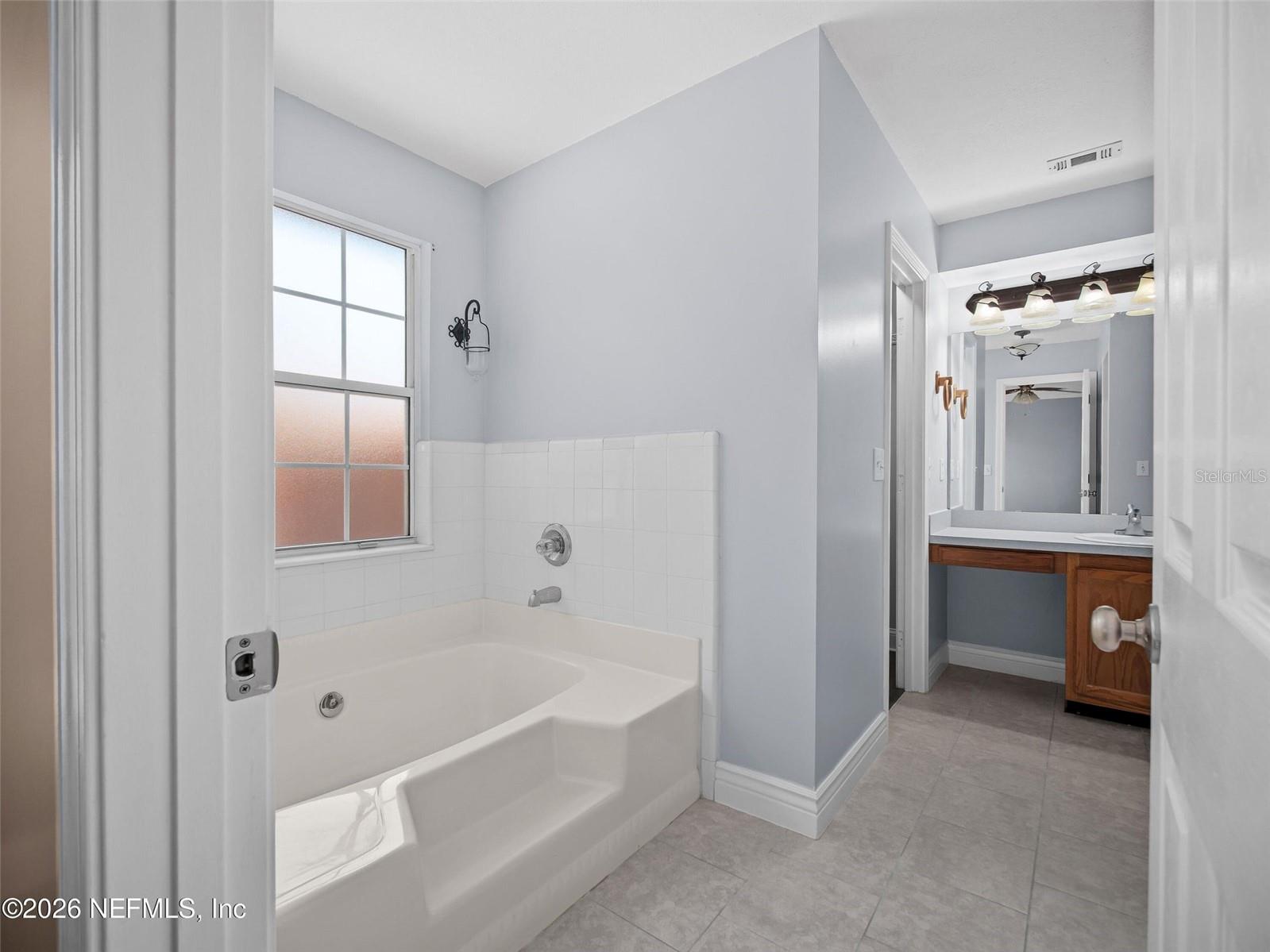 1202 DORWINION DR