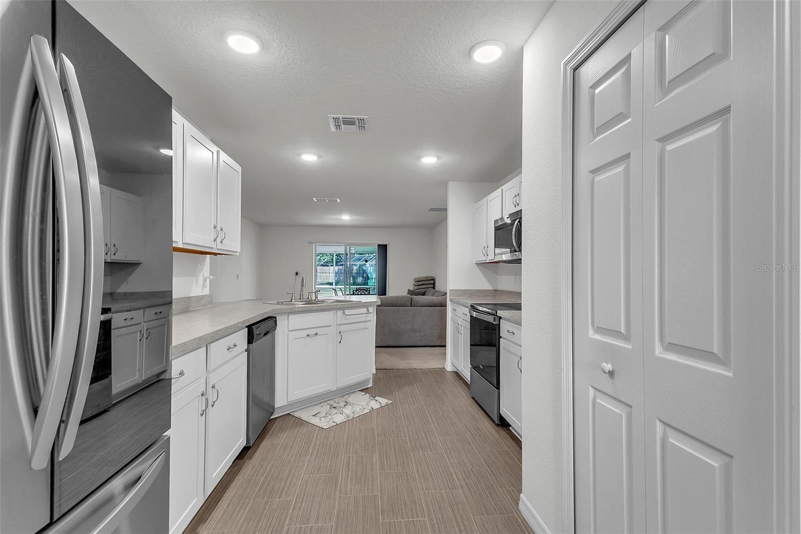 159 PERSIMMON DR
