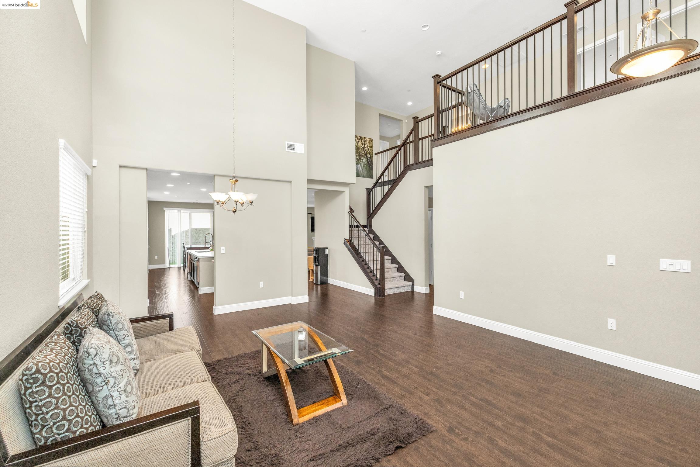1305 Villa Terrace Dr