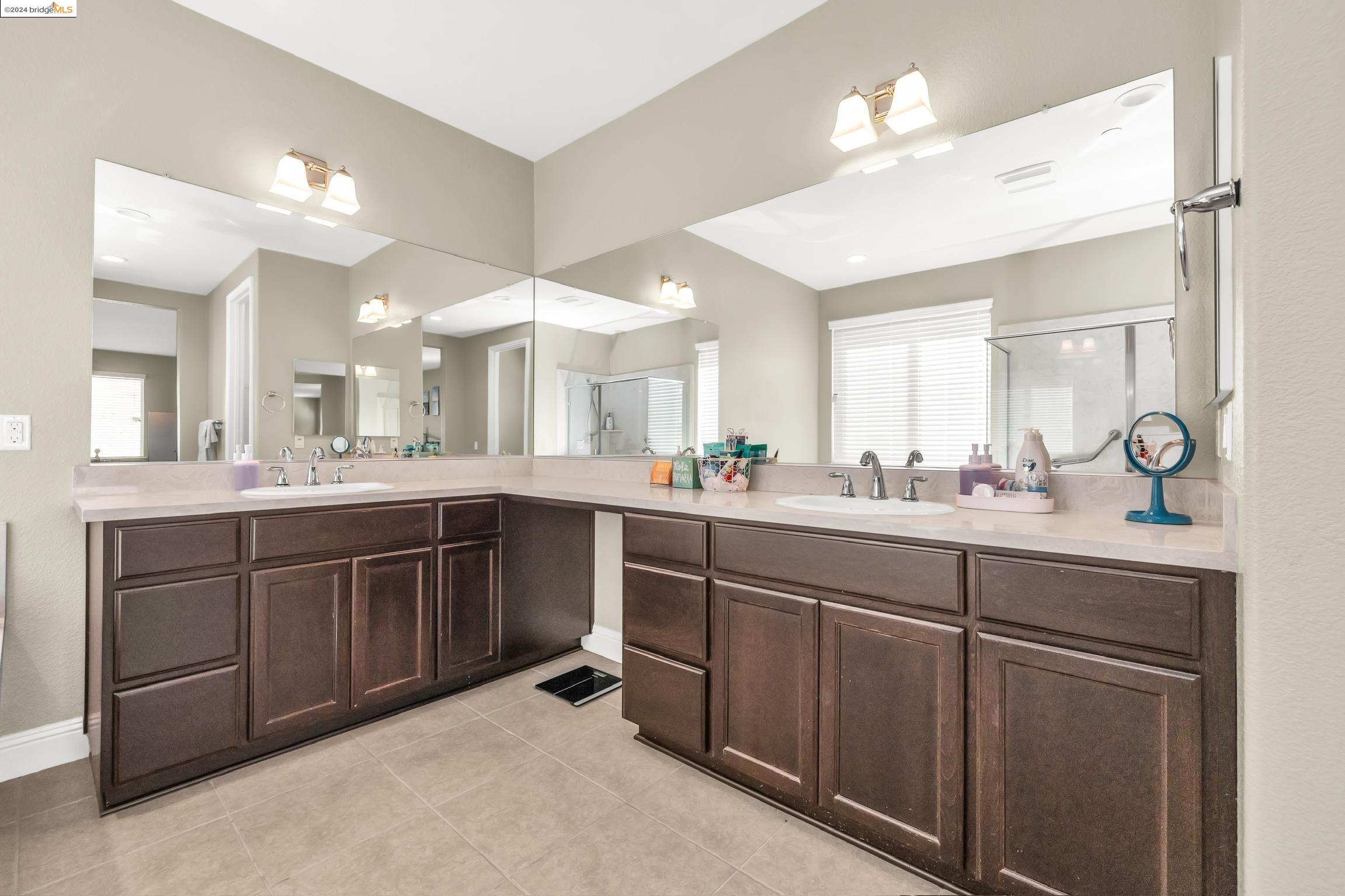 1305 Villa Terrace Dr