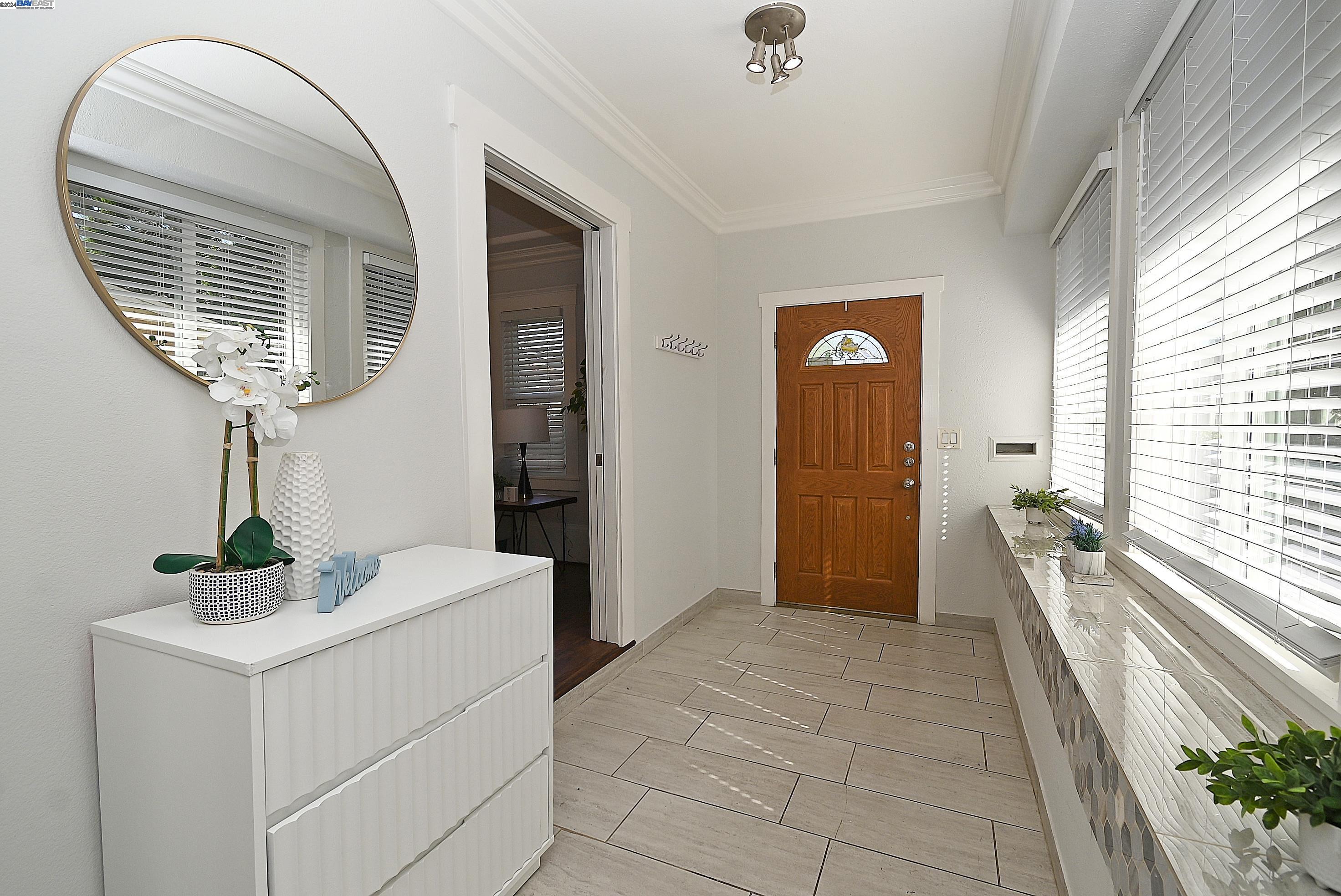 3907 Aqua Vista St