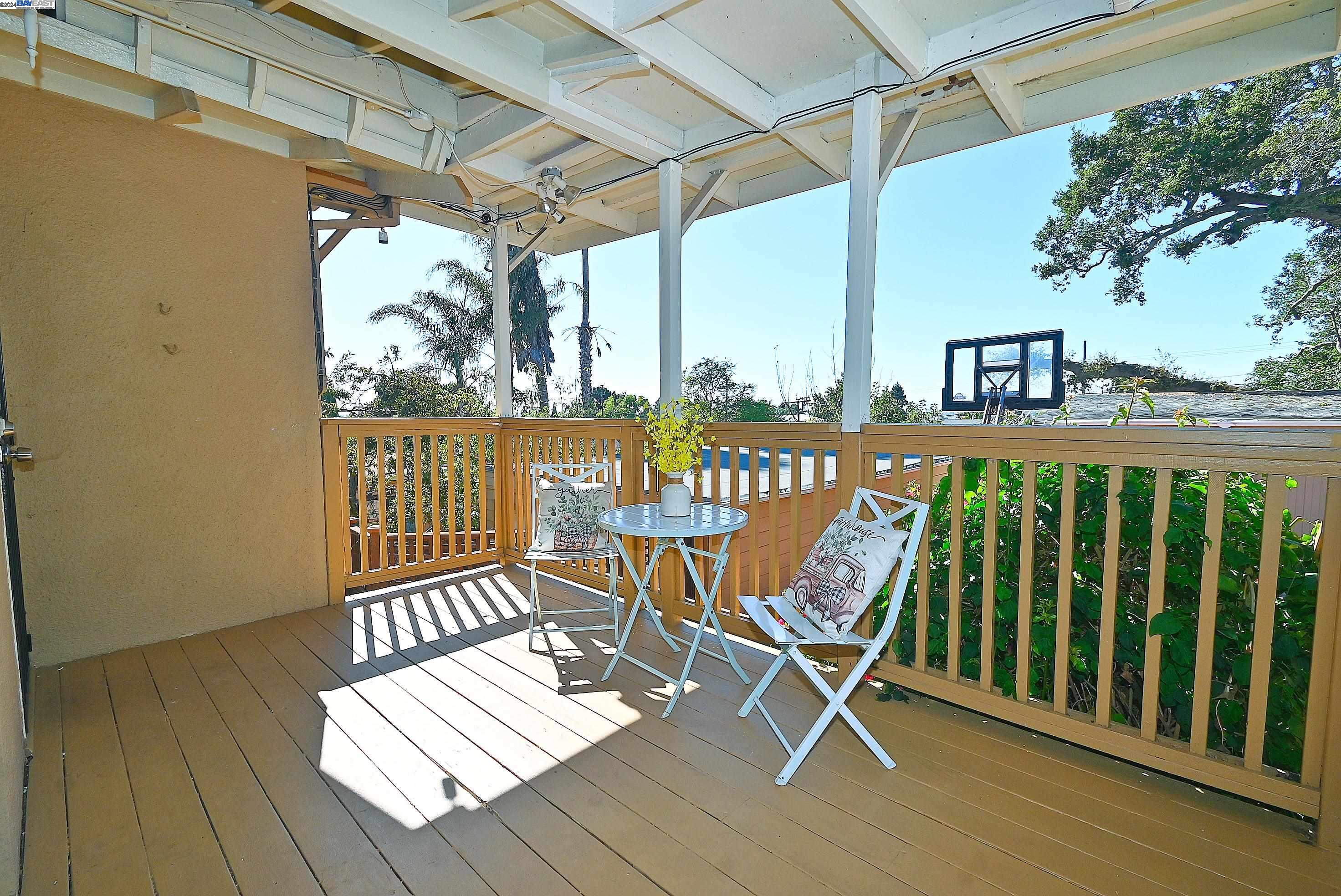 3907 Aqua Vista St