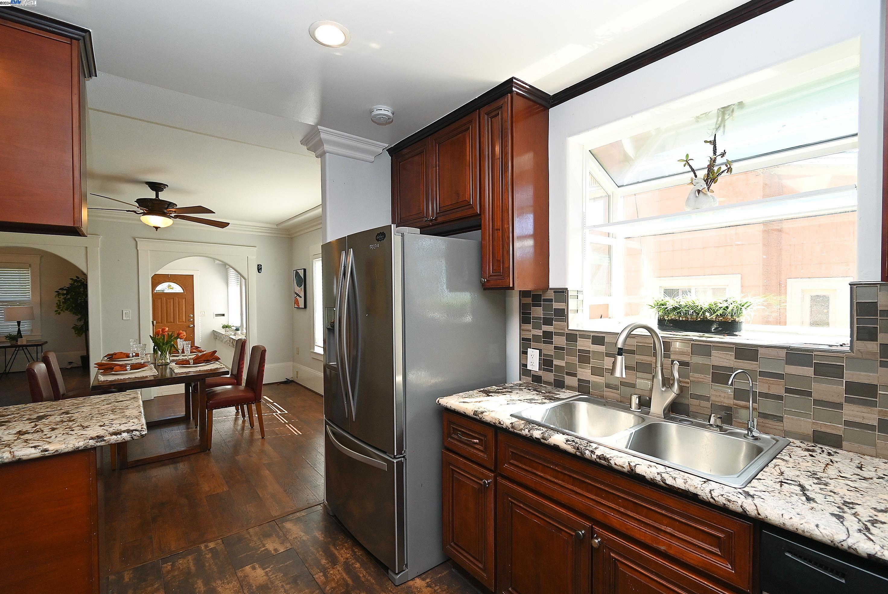 3907 Aqua Vista St