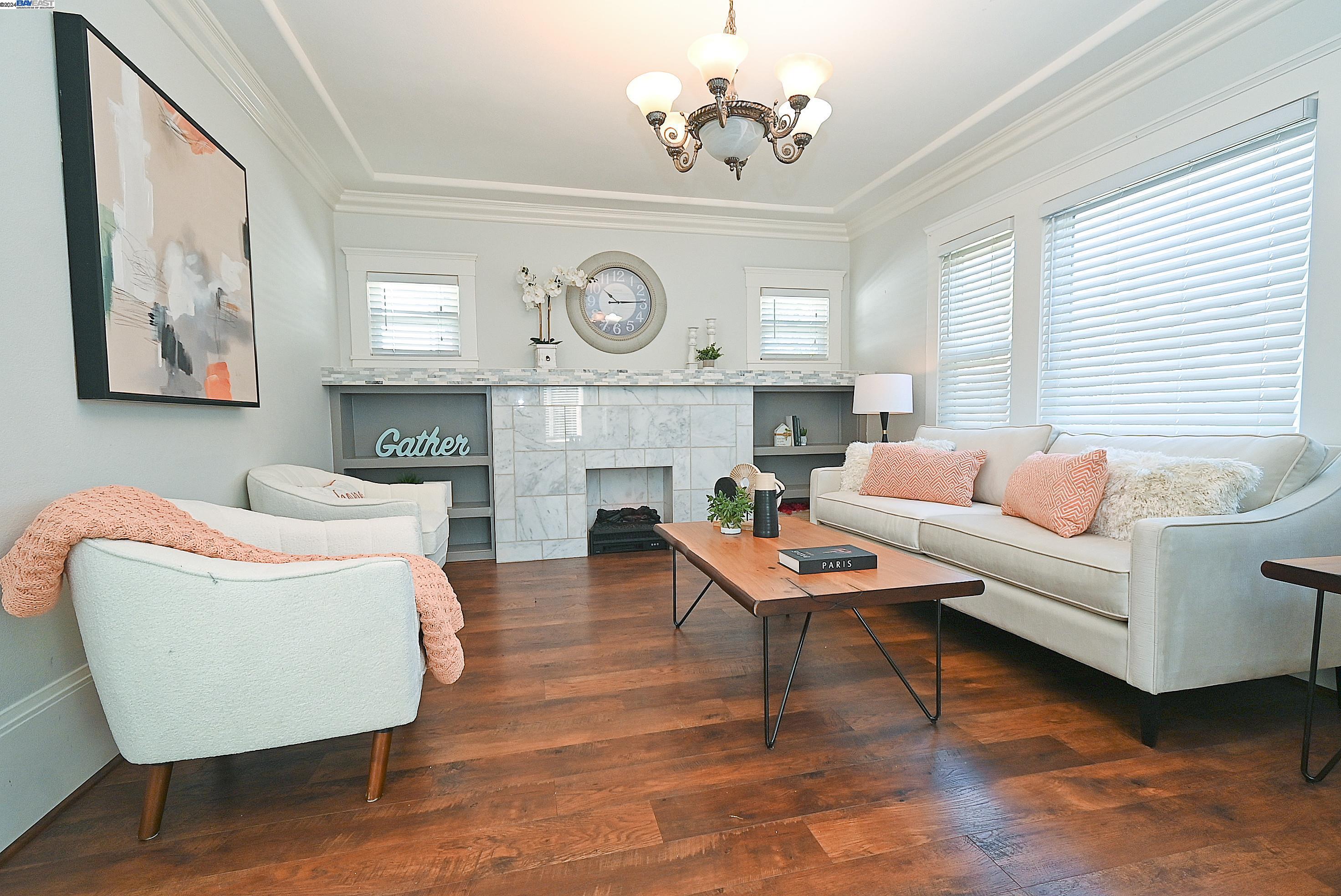 3907 Aqua Vista St