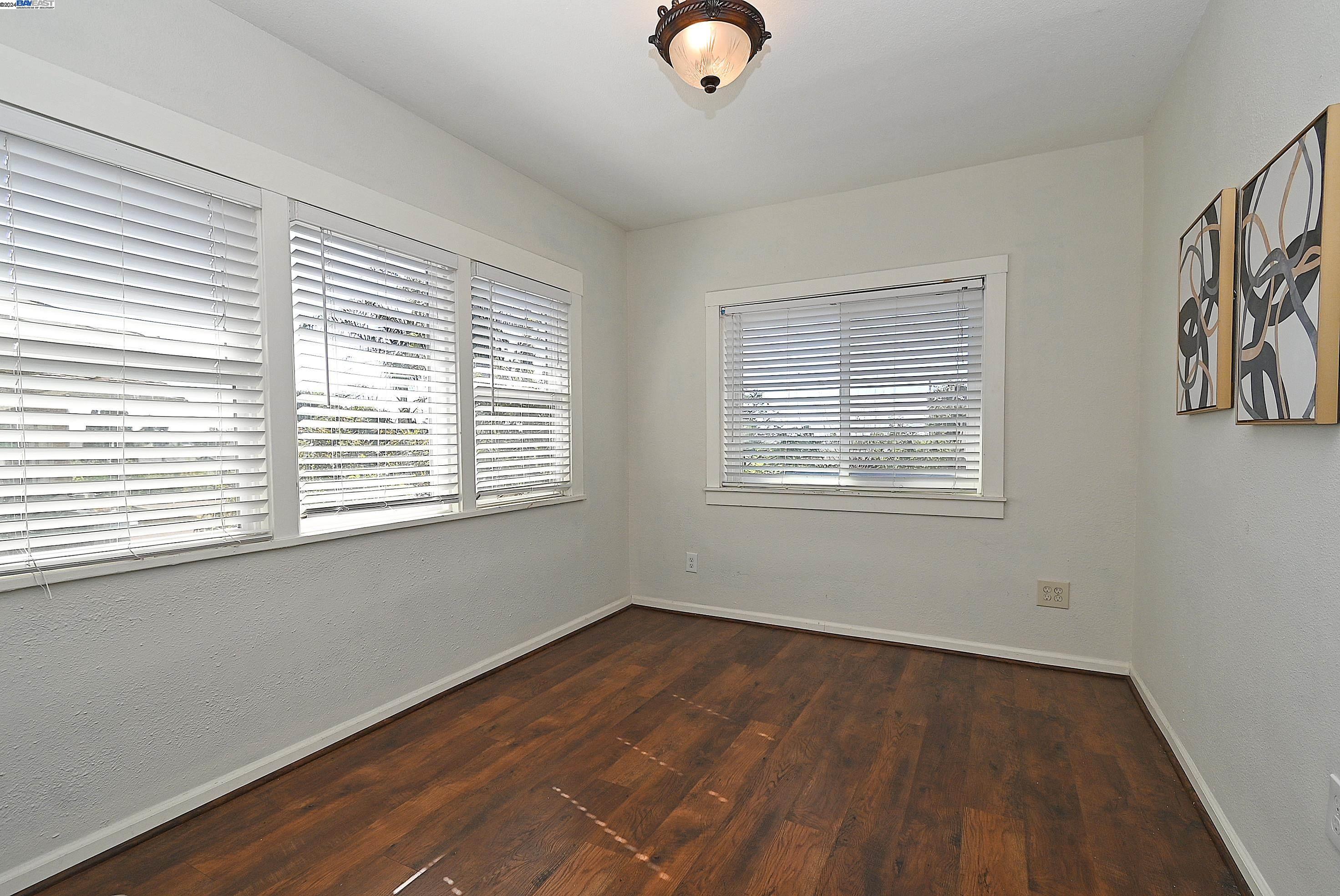3907 Aqua Vista St