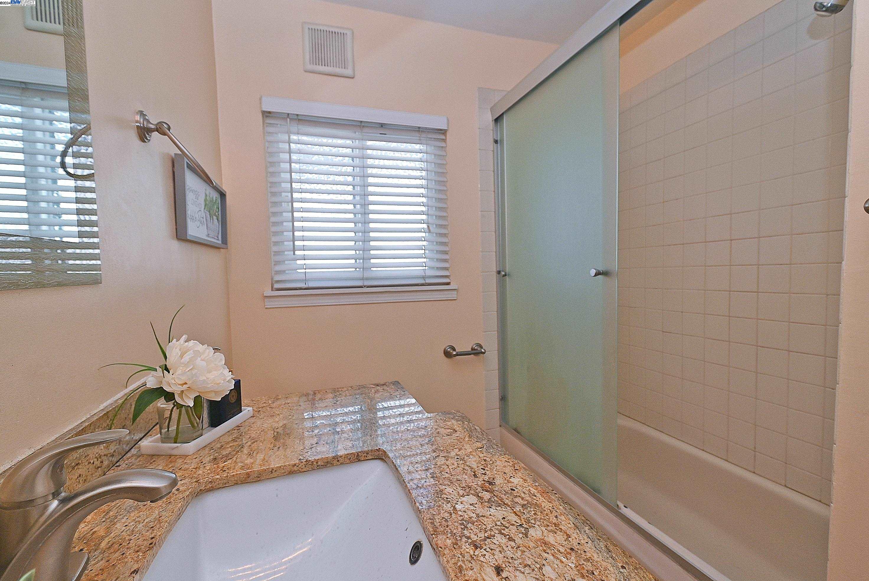3907 Aqua Vista St