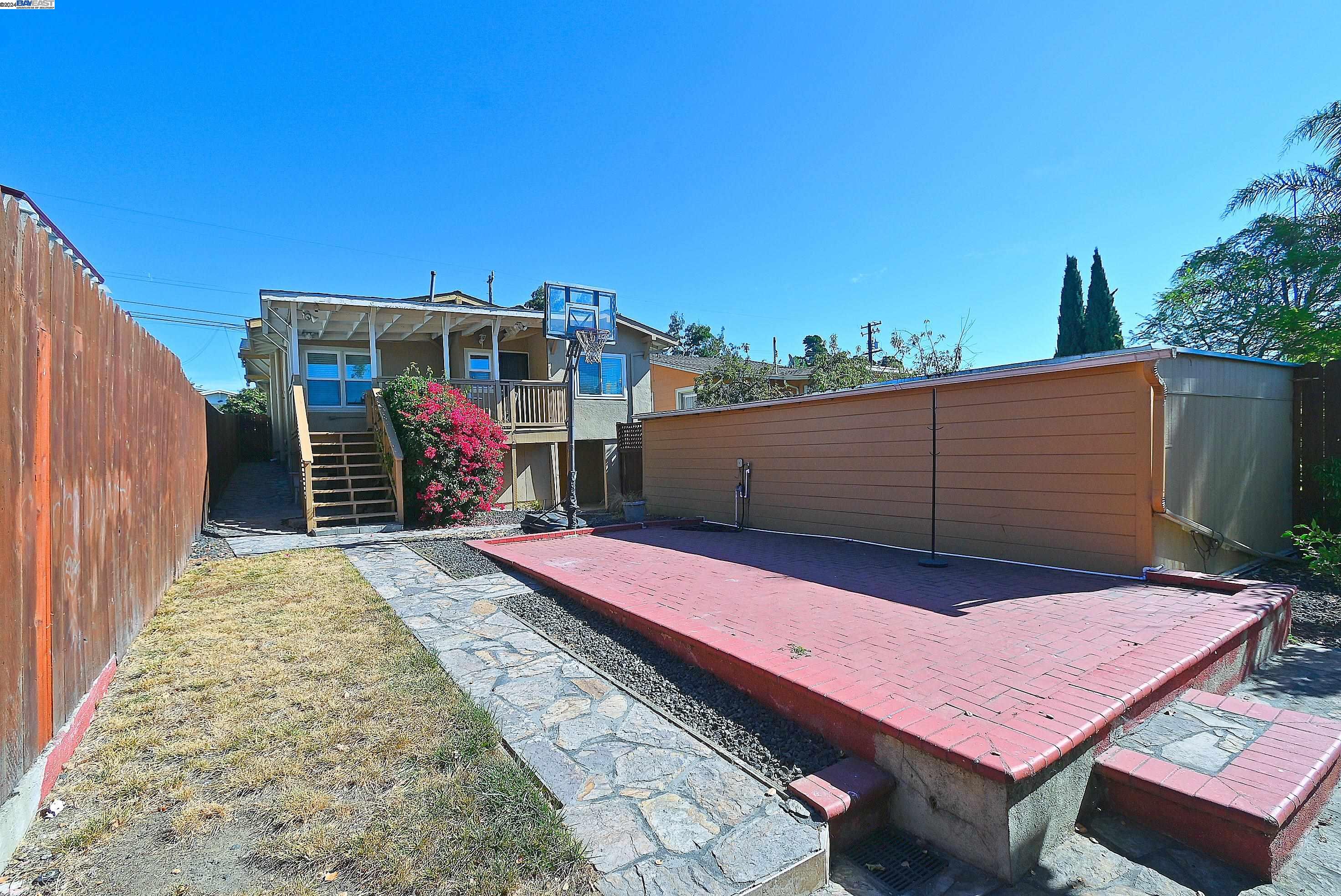 3907 Aqua Vista St