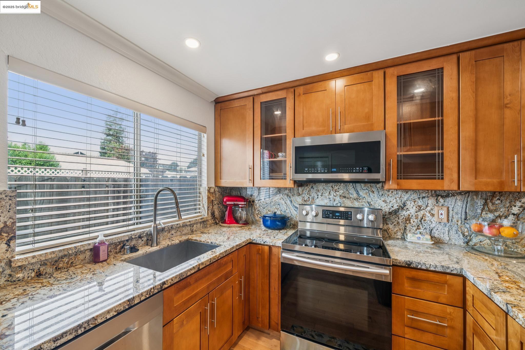 21564 Meekland Ave # 1