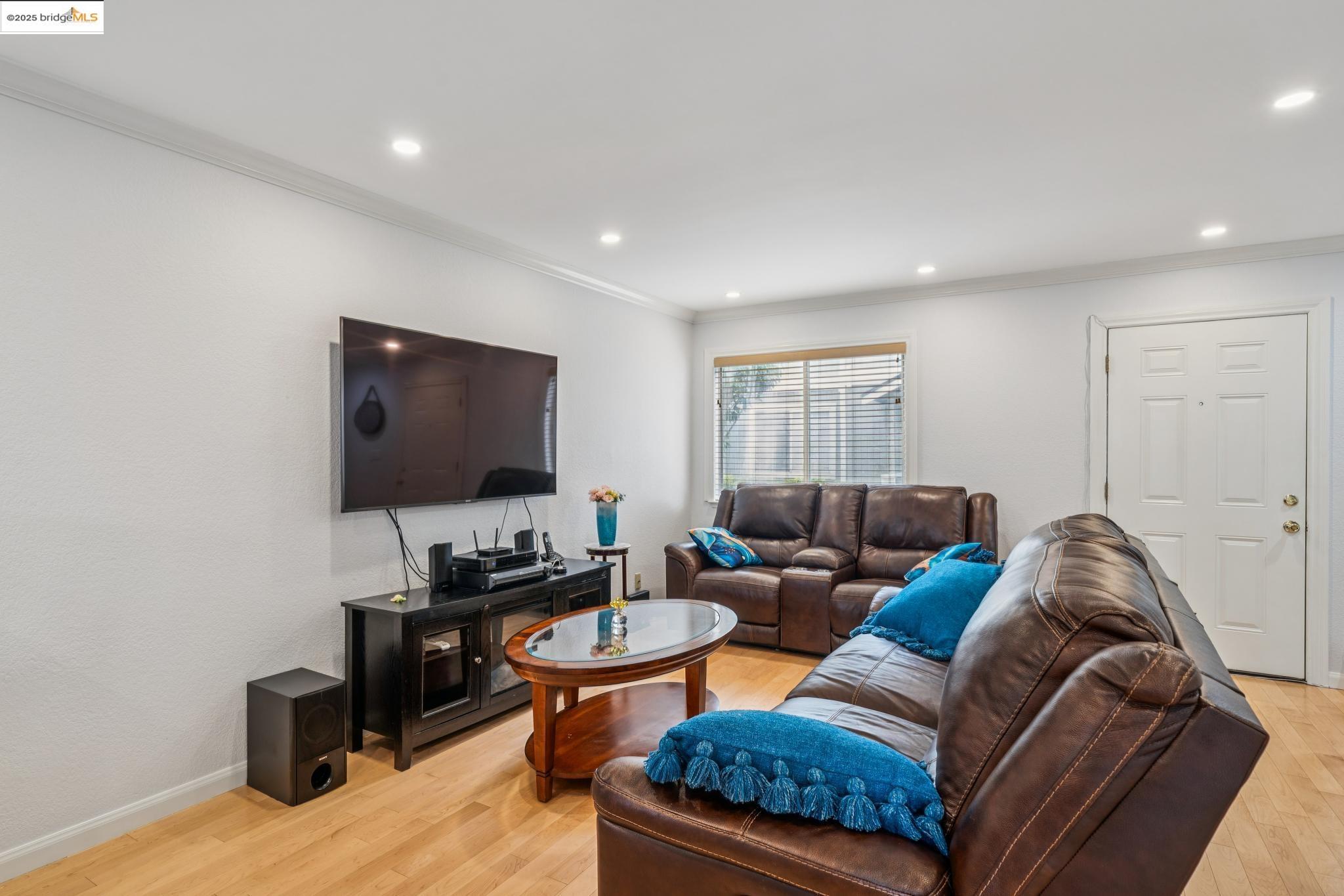 21564 Meekland Ave # 1