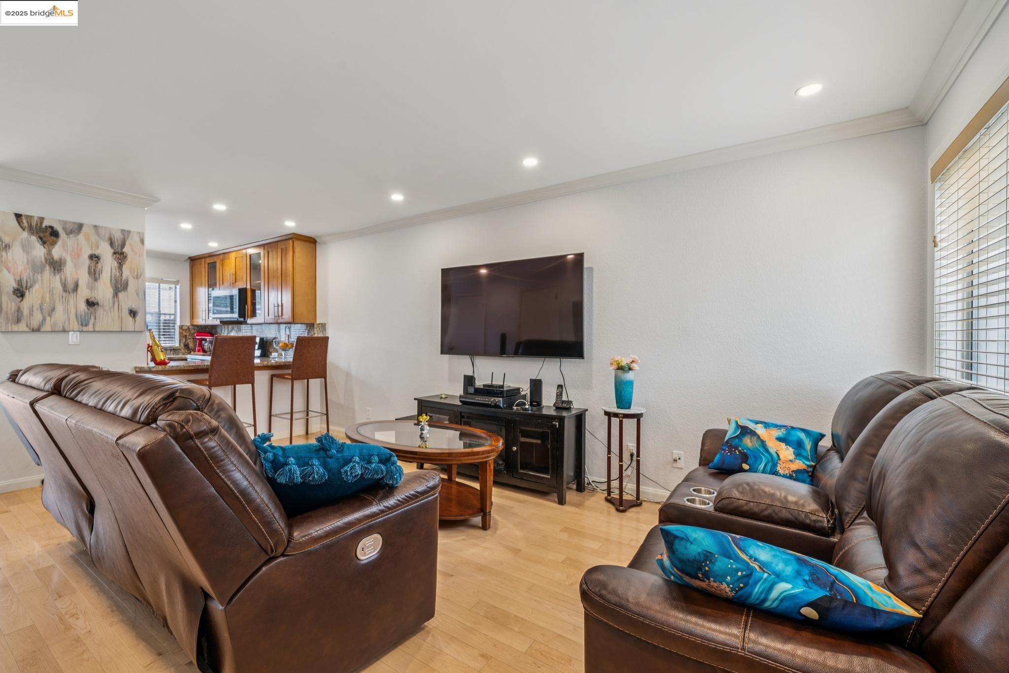 21564 Meekland Ave # 1