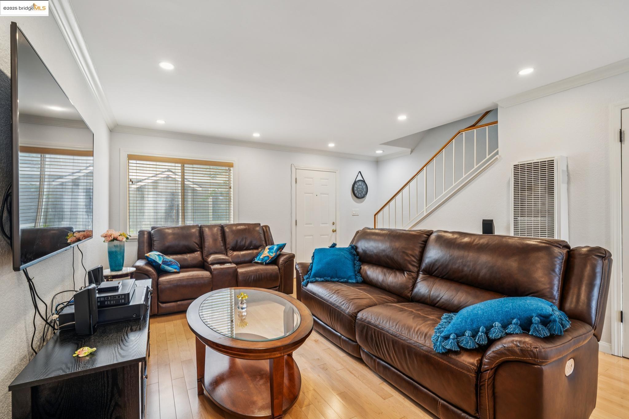 21564 Meekland Ave # 1