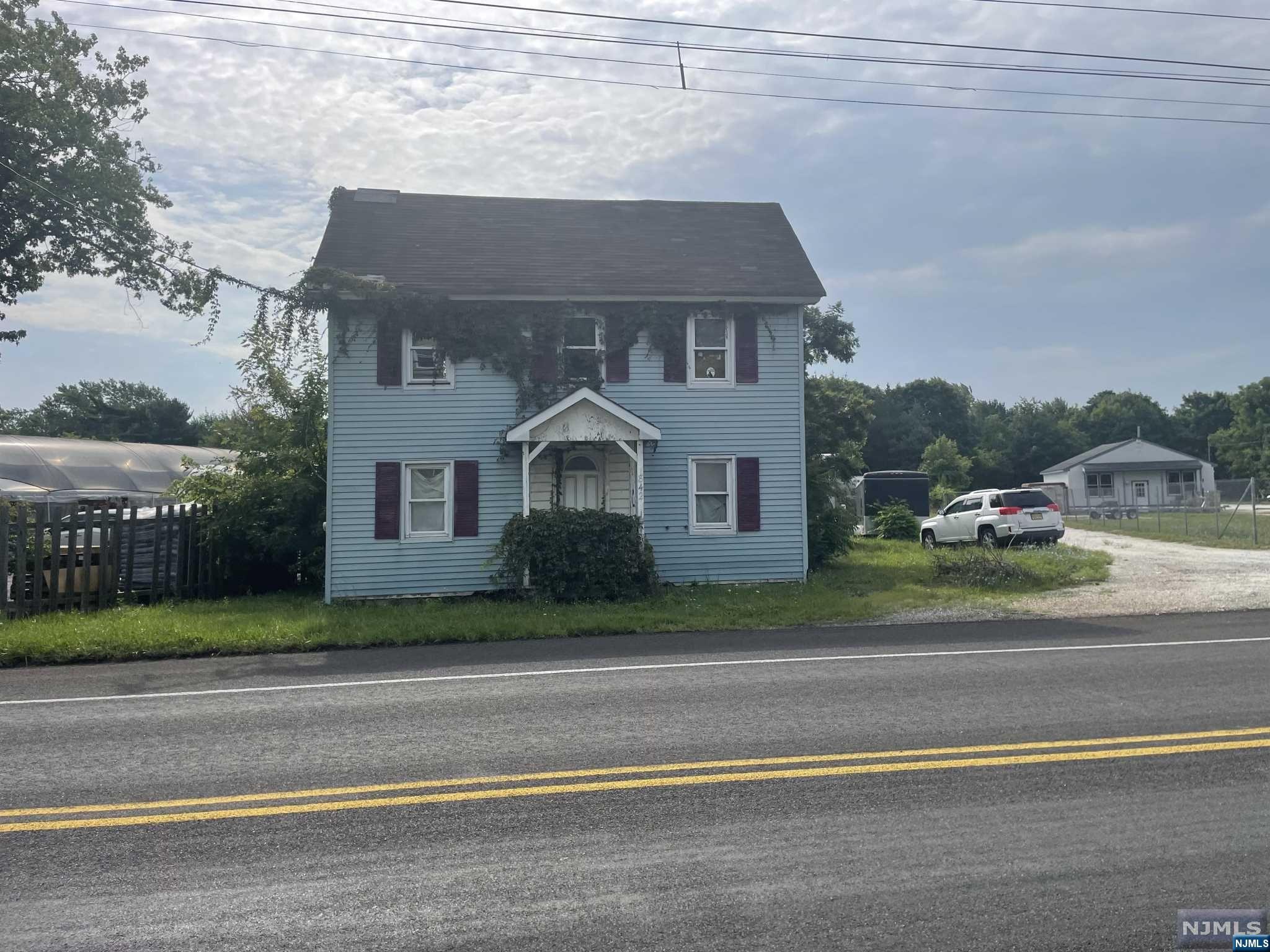 842 Route 9