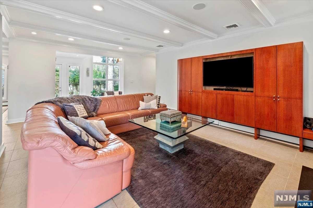 954 Pines Terrace