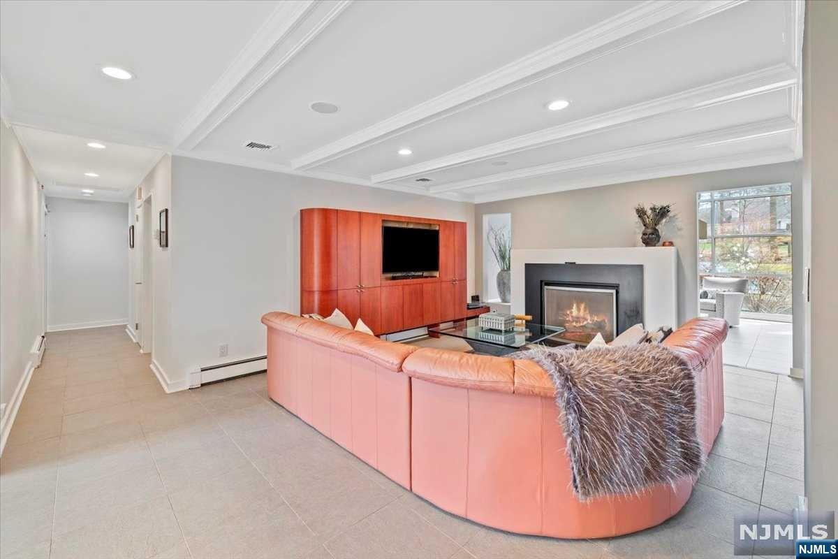 954 Pines Terrace