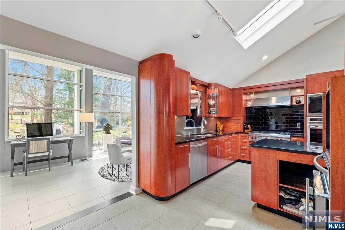 954 Pines Terrace
