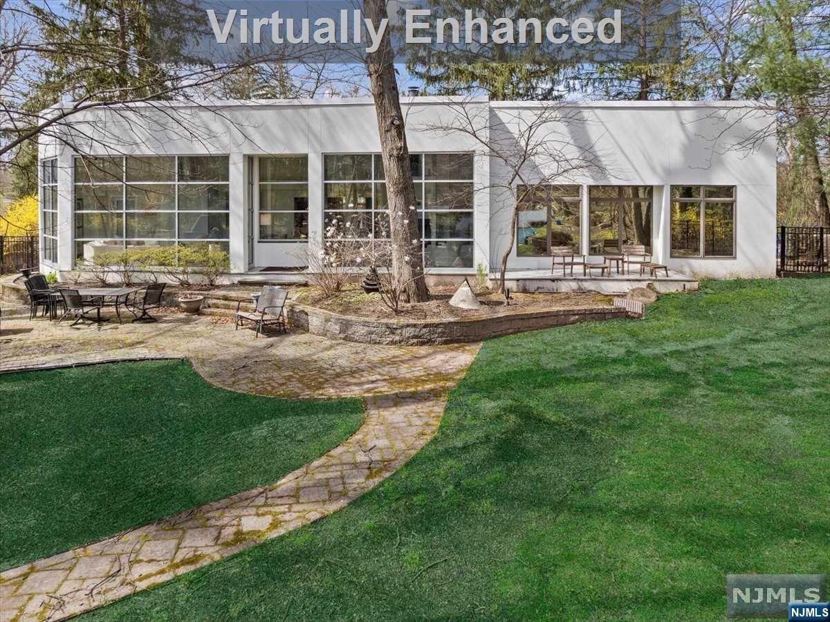 954 Pines Terrace