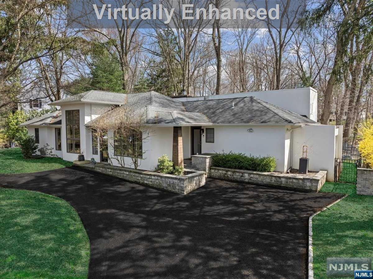 954 Pines Terrace