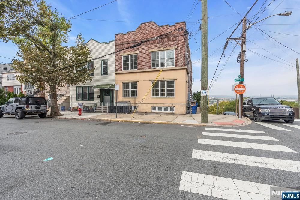 183 Thorne Street