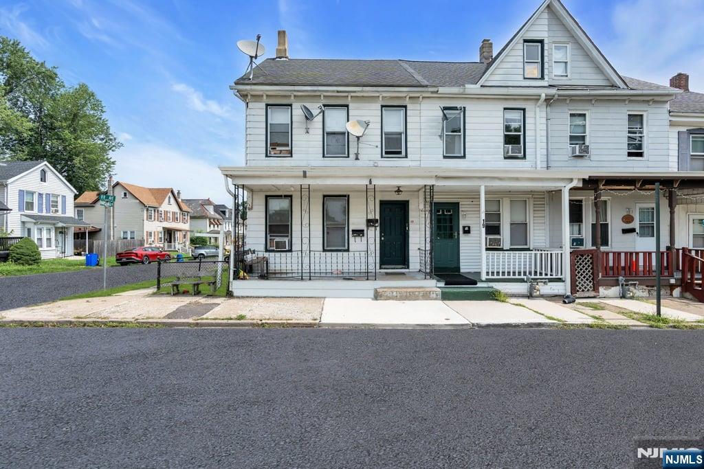 17 Railroad Avenue