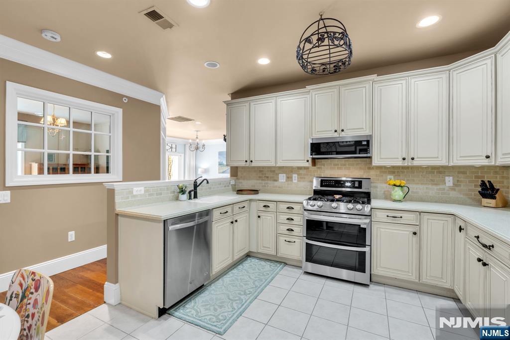 2304 Conrad Way