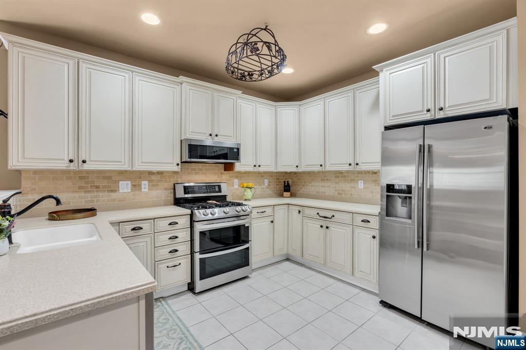 2304 Conrad Way