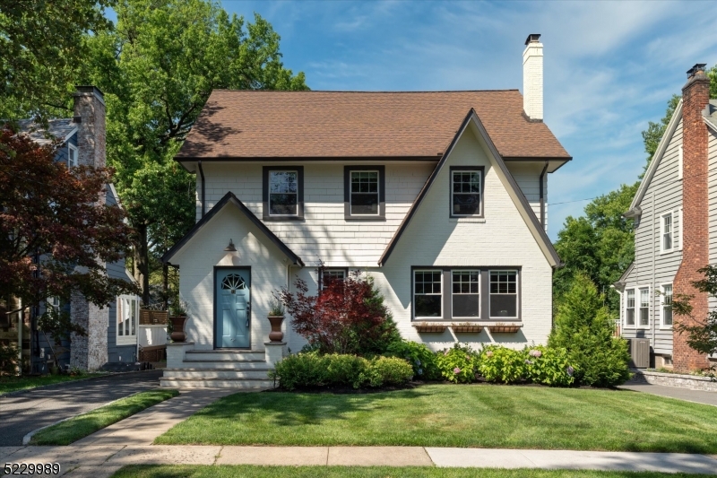 91 Plymouth Ave