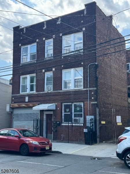 66 Stone St