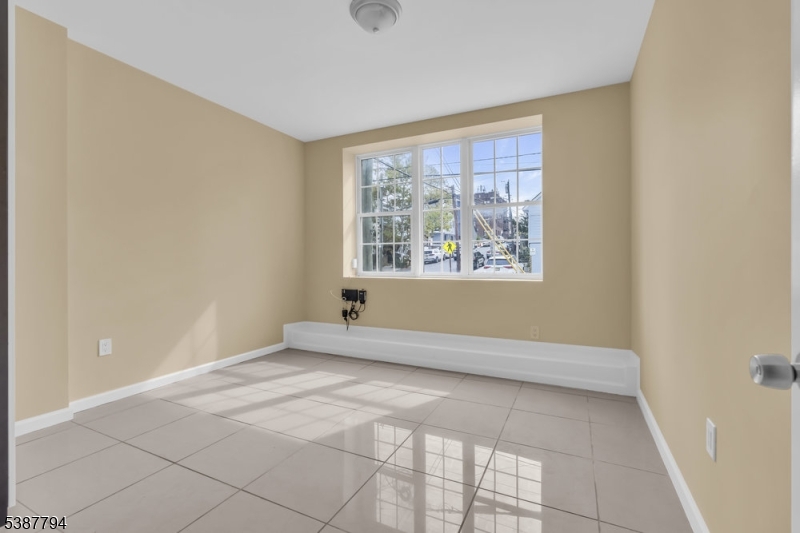 183 Thorne St