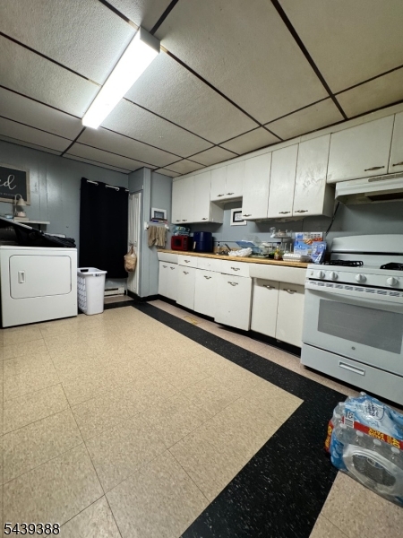 17 Railroad Ave