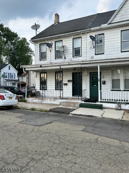 17 Railroad Ave