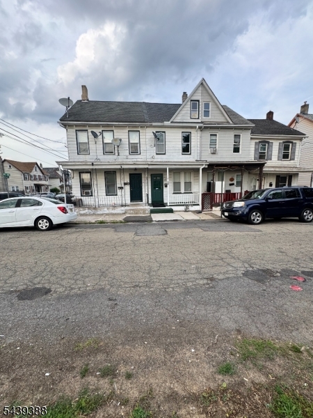 17 Railroad Ave