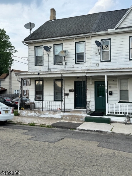 17 Railroad Ave
