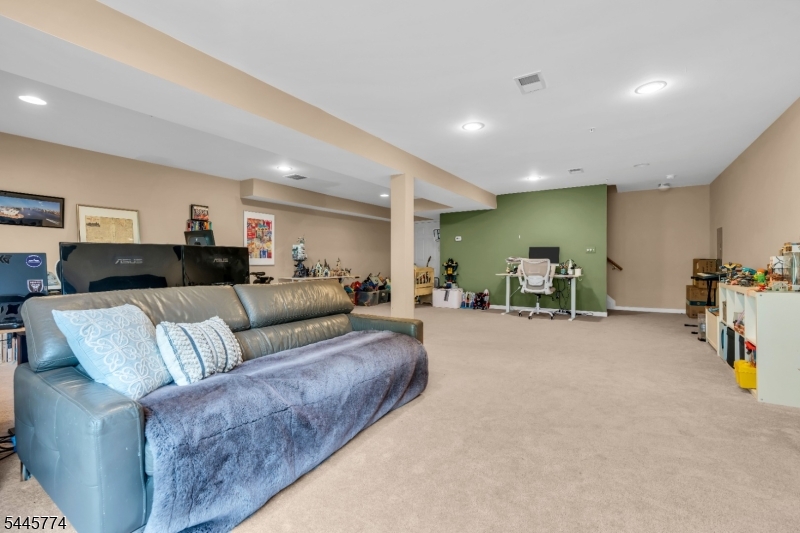 28 Forshee Cir
