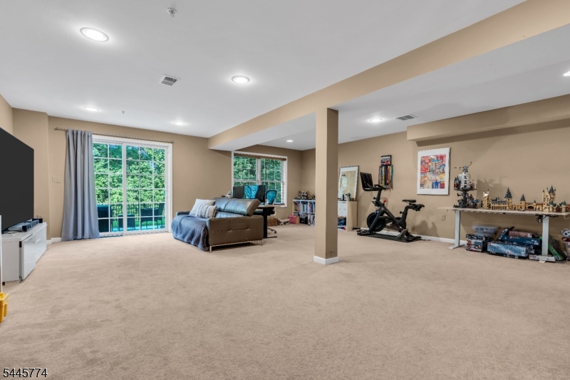 28 Forshee Cir